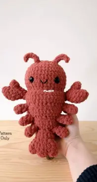 Crochet by Kelsie - Kelsie Gélinas - Larry the Lobster