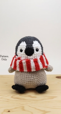 Crochet by Kelsie - Kelsie Gélinas - Pebbles The Baby Penguin