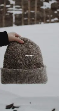 Verso Hat by The Petite Knitter